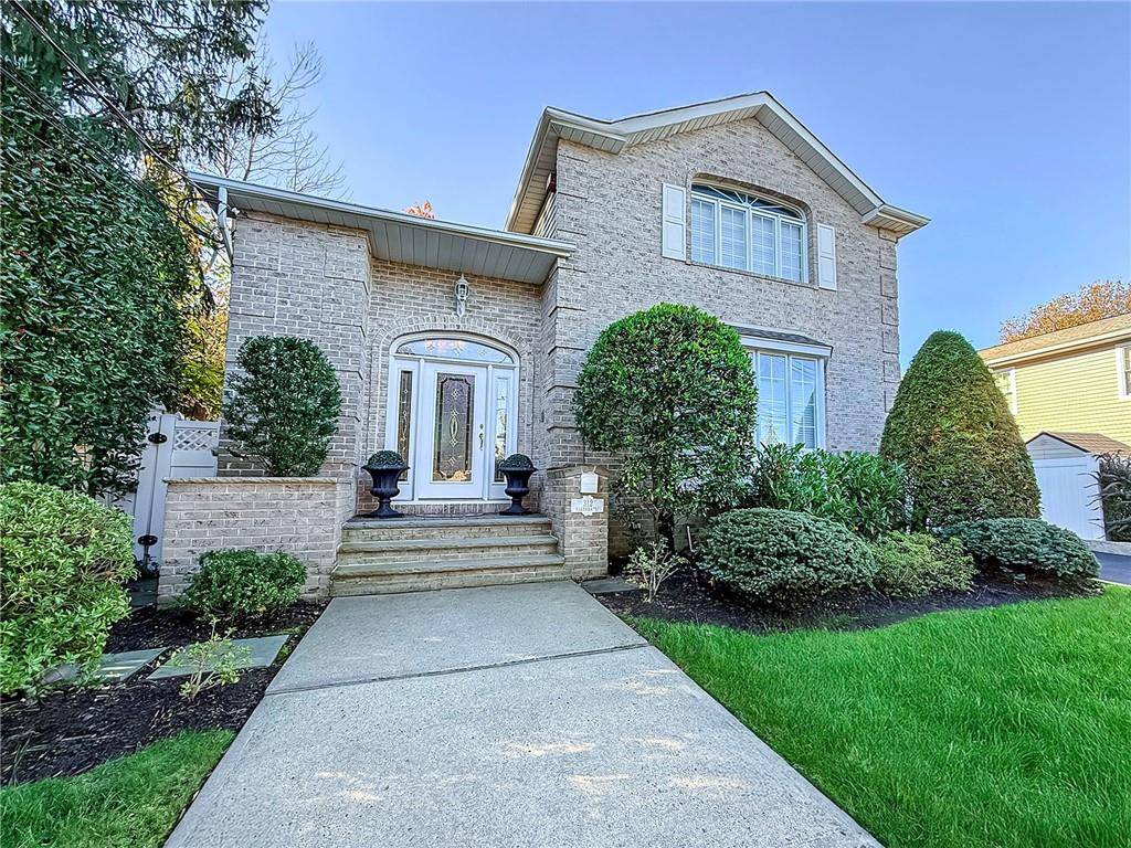 Staten  Island, NY 10306,312 Barbara ST