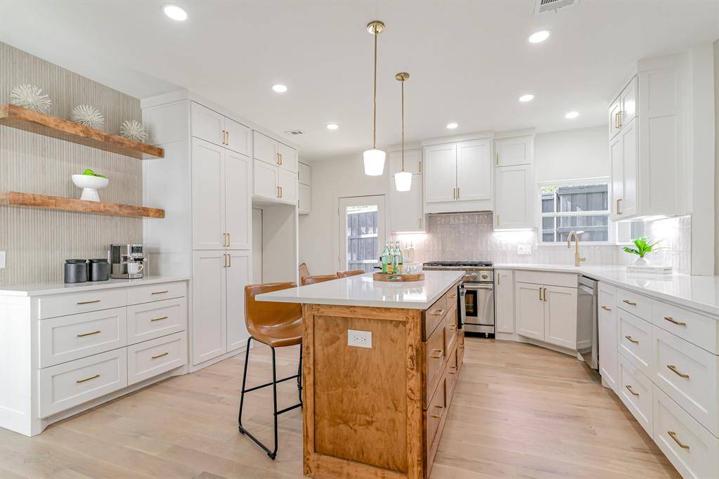 Dallas, TX 75214,6402 Lakewood Boulevard