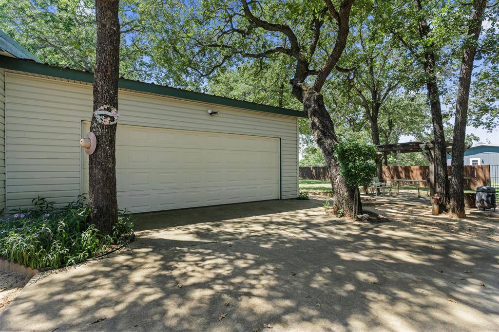 Lorena, TX 76655,243 Brooks Circle