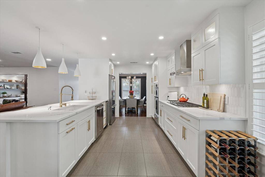 Dallas, TX 75238,10023 Edgecove Drive