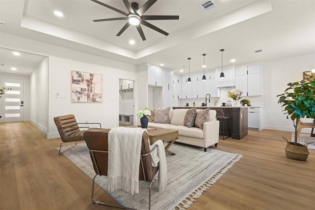 Dallas, TX 75228,10822 Castolon Drive