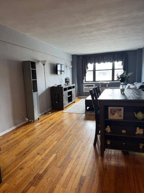 Brooklyn, NY 11235,3855 Shore Pkwy #2L