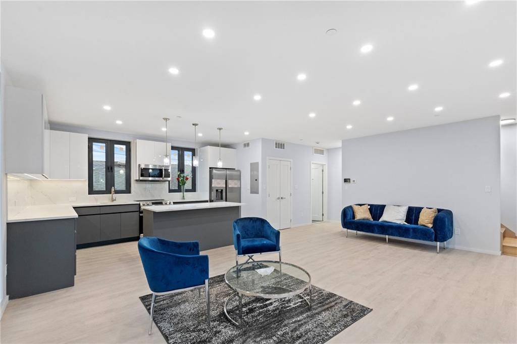 Brooklyn, NY 11229,33 Keen CT