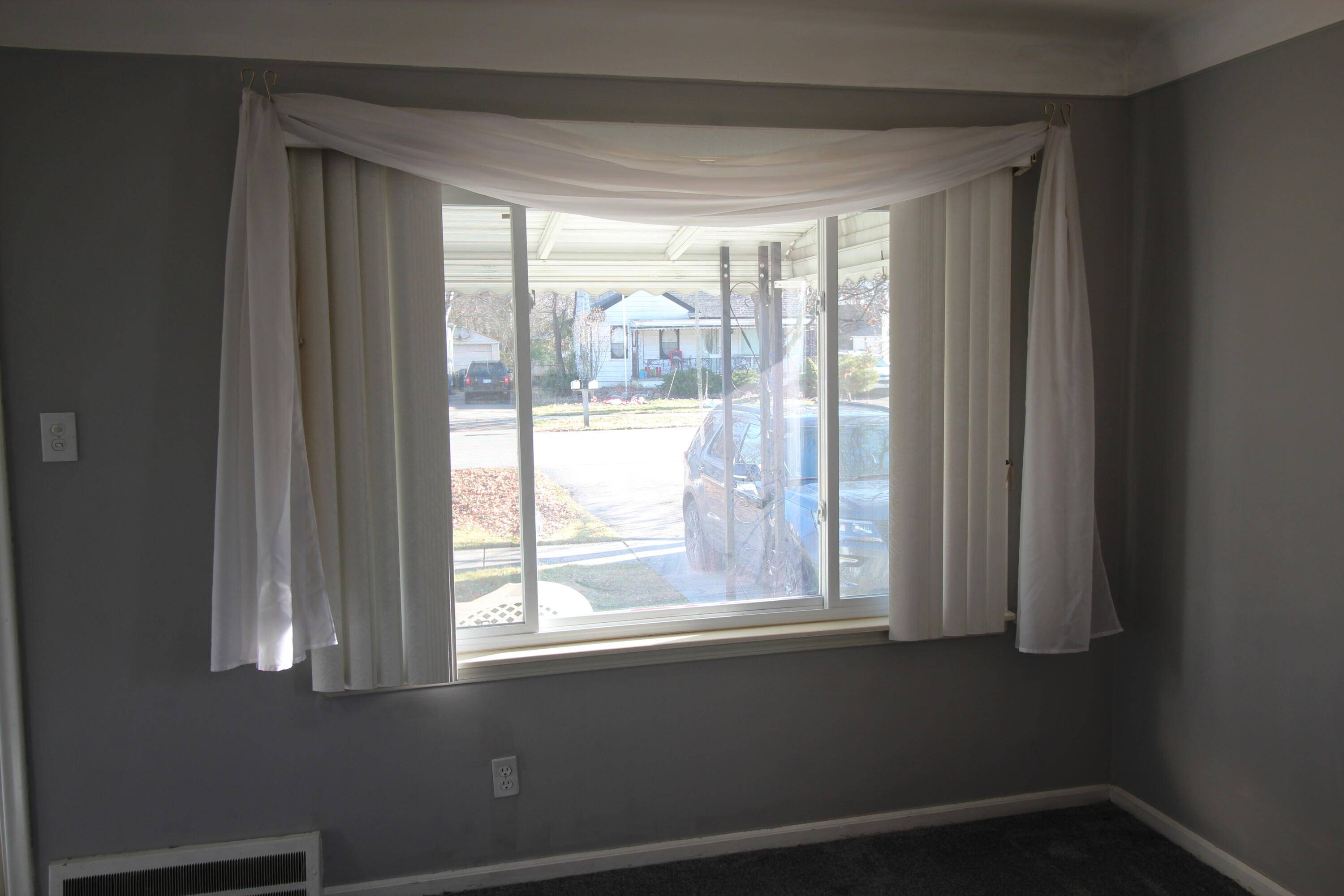 Redford, MI 48239,14383 Mercedes