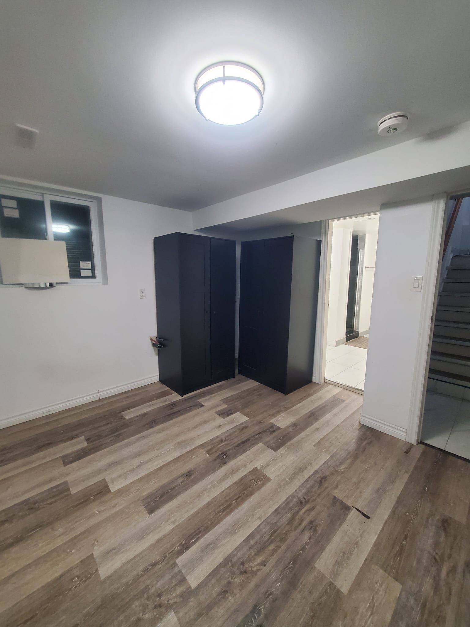 Toronto W10, ON M9V 3T8,6 Stonecrop LN