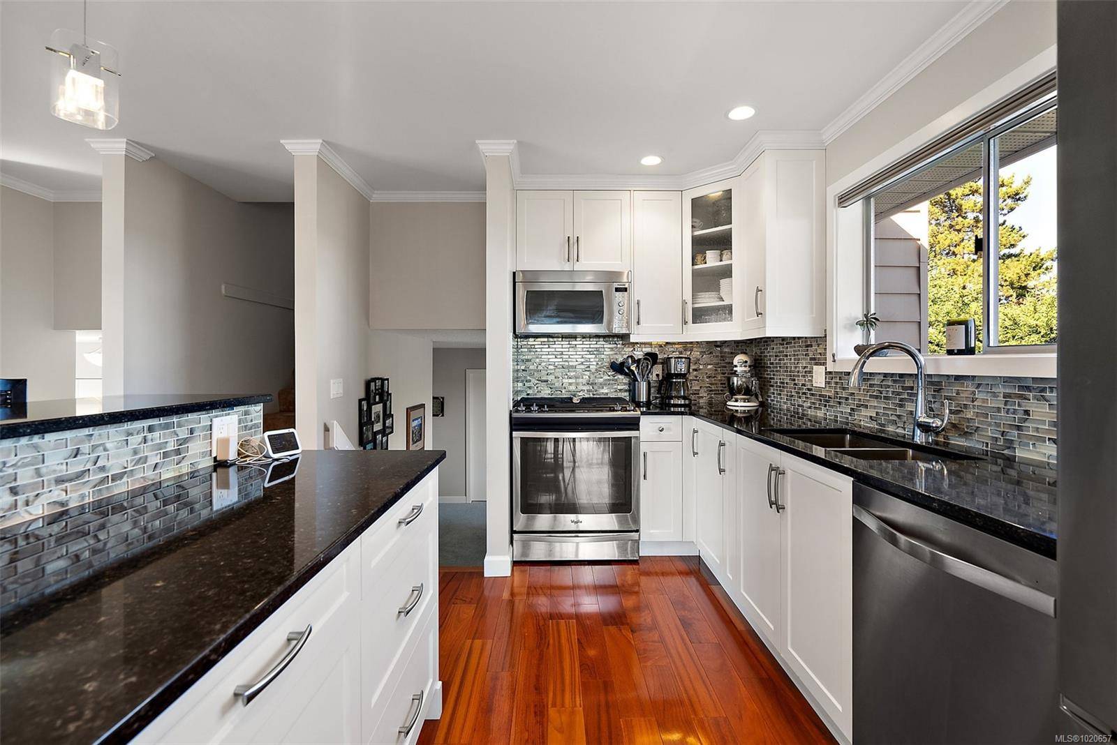 Central Saanich, BC V8Z 6Y3,2518 Monte Vista Pl