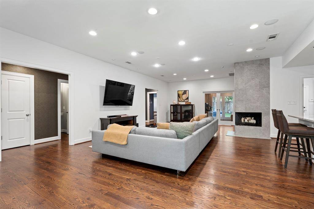 Dallas, TX 75214,6446 Runnemede Lane