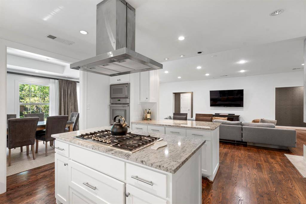 Dallas, TX 75214,6446 Runnemede Lane