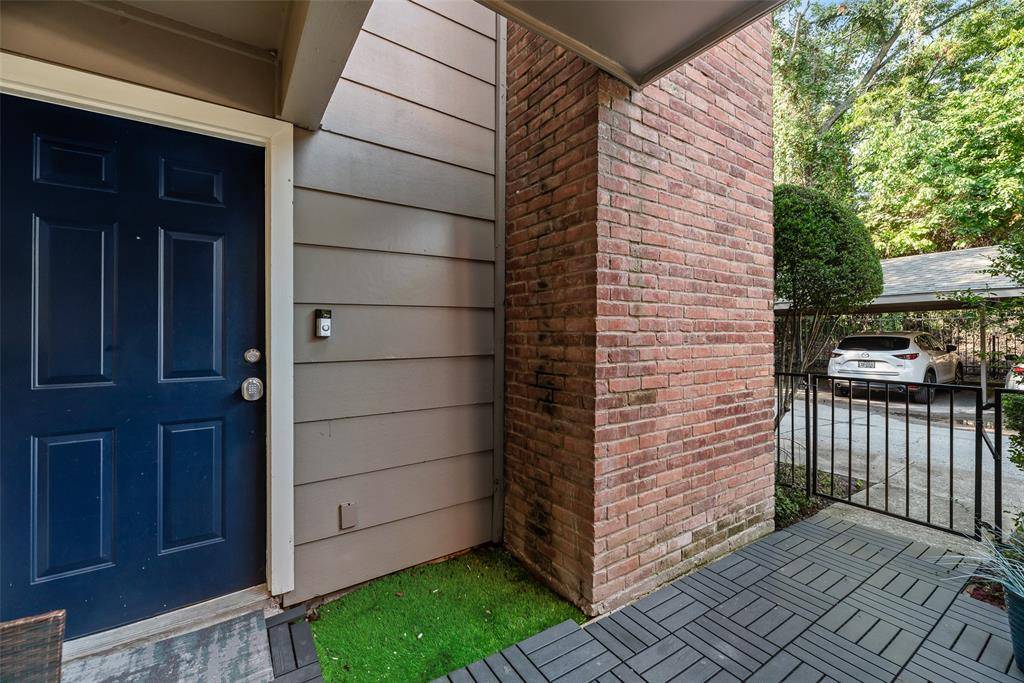 Dallas, TX 75231,7510 Holly Hill Drive #111