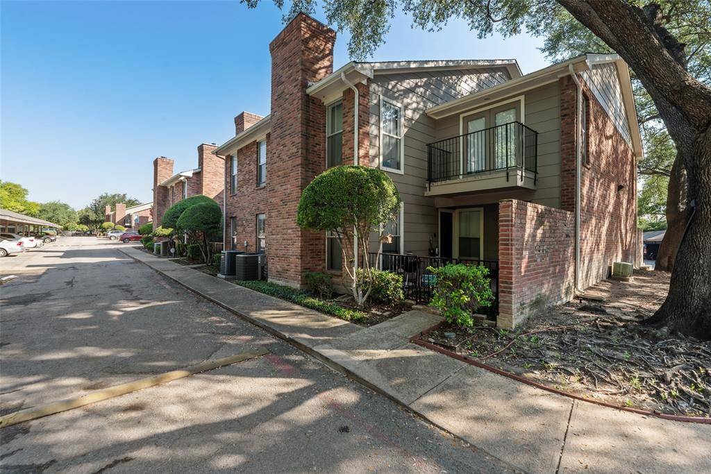 Dallas, TX 75231,7510 Holly Hill Drive #111