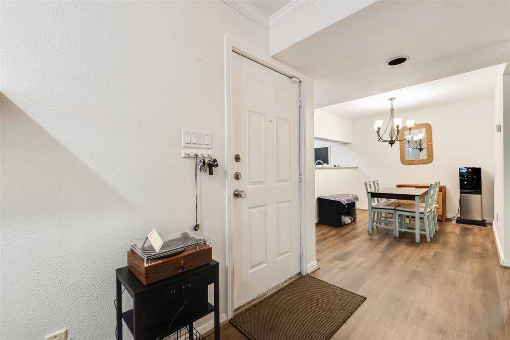 Dallas, TX 75231,7510 Holly Hill Drive #111