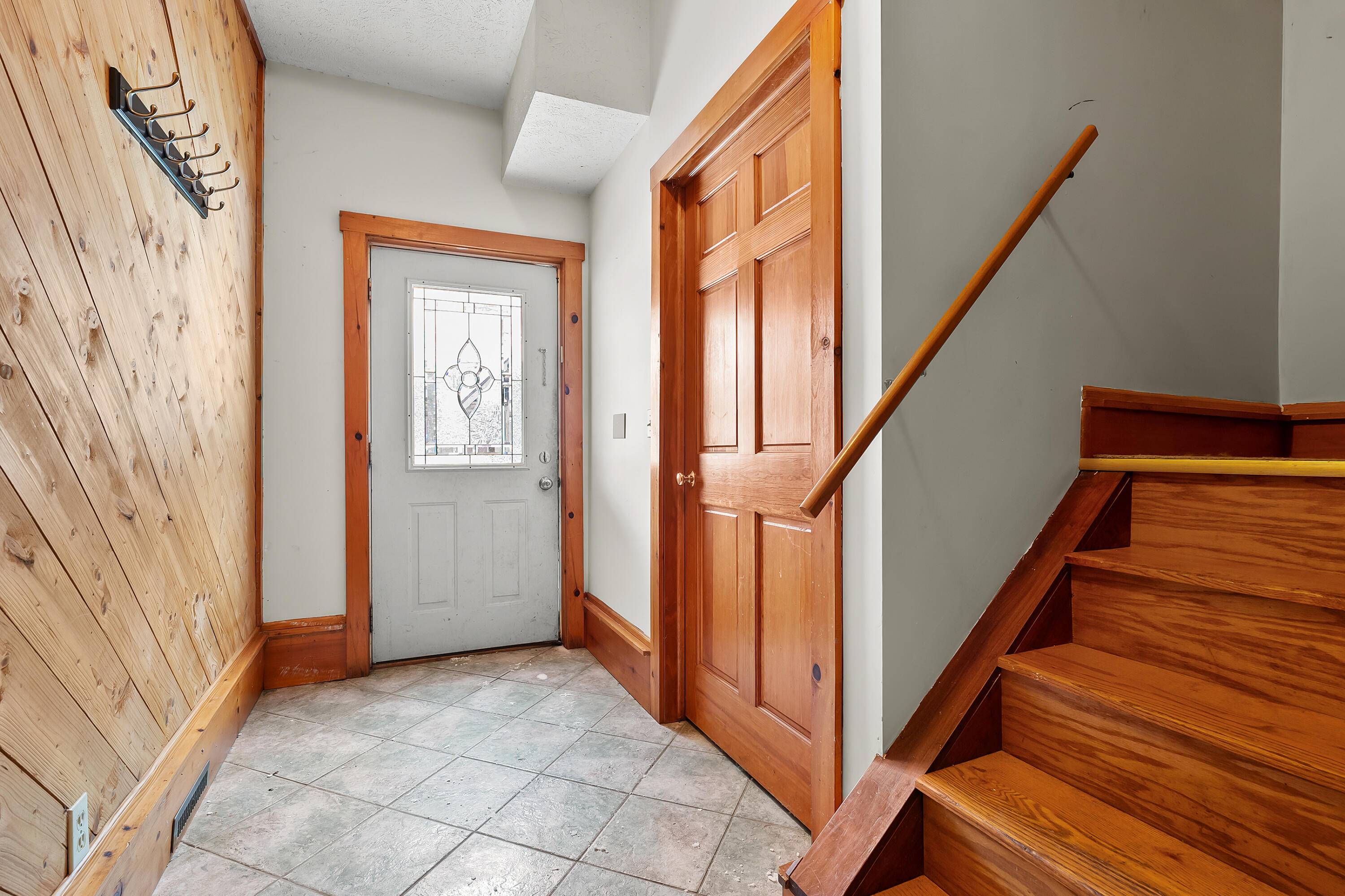 Allegan, MI 49010,706 26th ST