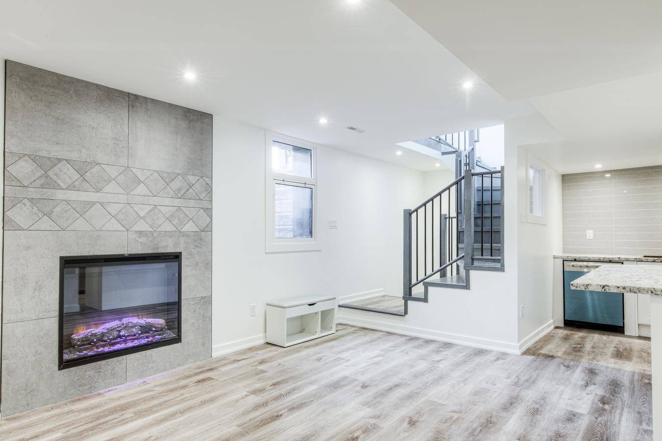 Pickering, ON L1W 2M3,562 Winette RD