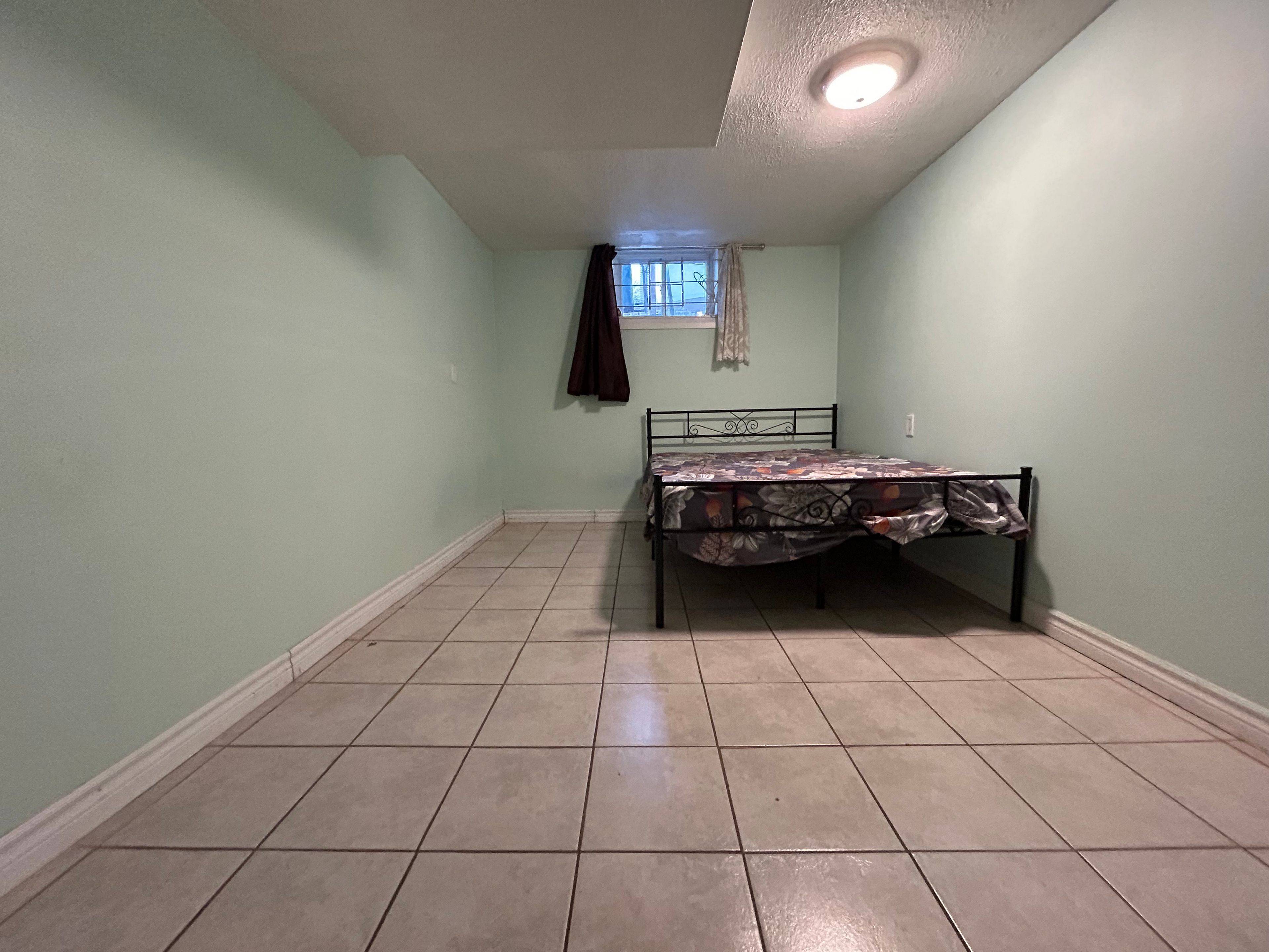 Toronto E04, ON M1L 1R9,62 Newlands Ave AVE #Basement