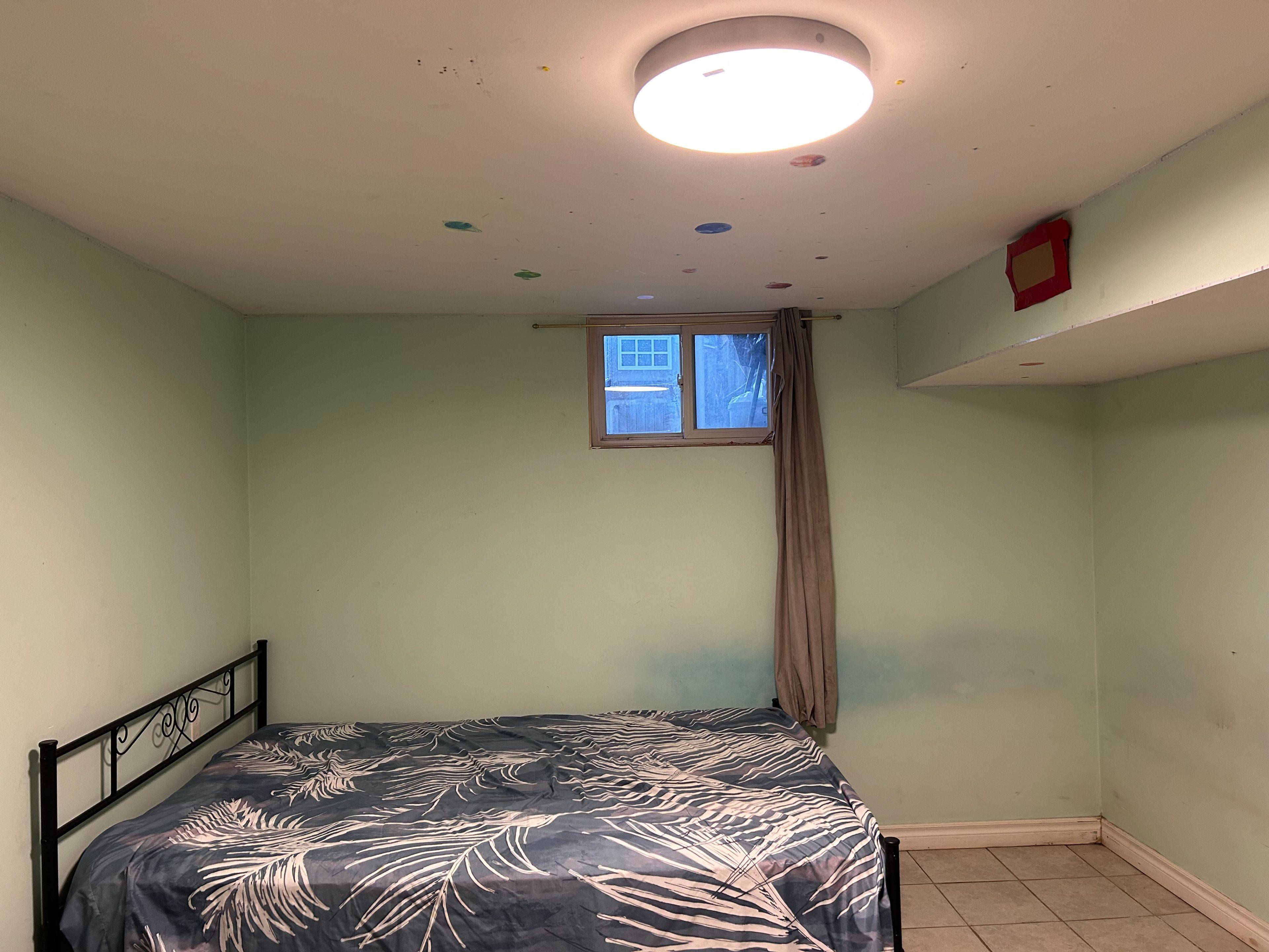 Toronto E04, ON M1L 1R9,62 Newlands Ave AVE #Basement