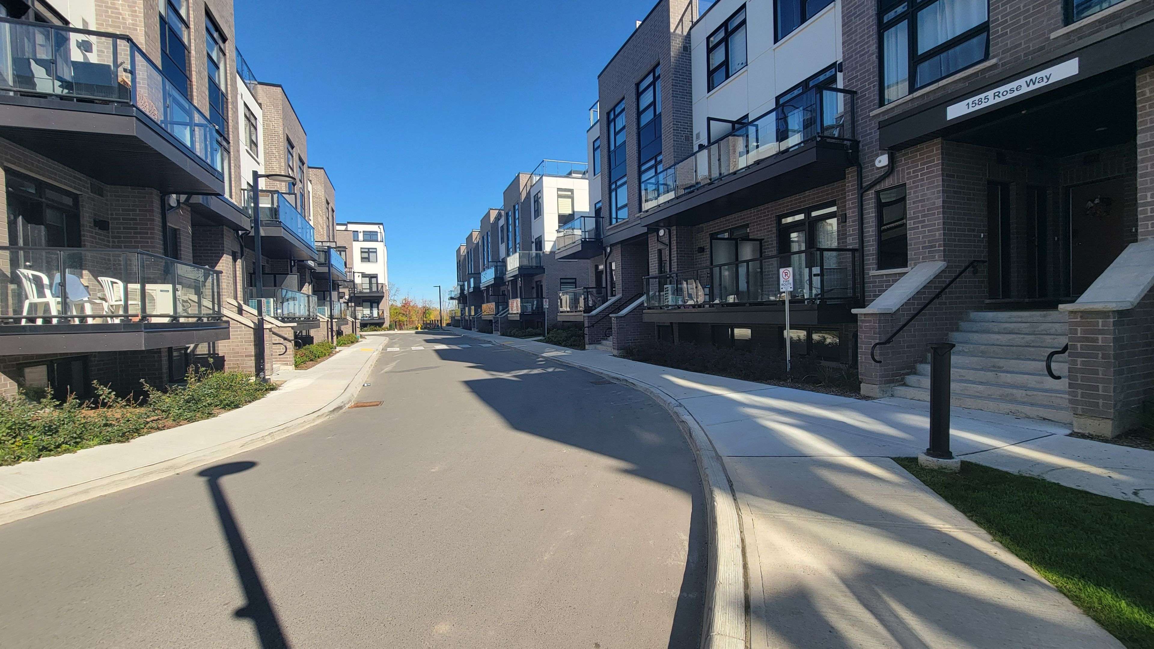 Milton, ON L9E 1N4,1589 Rose WAY #110