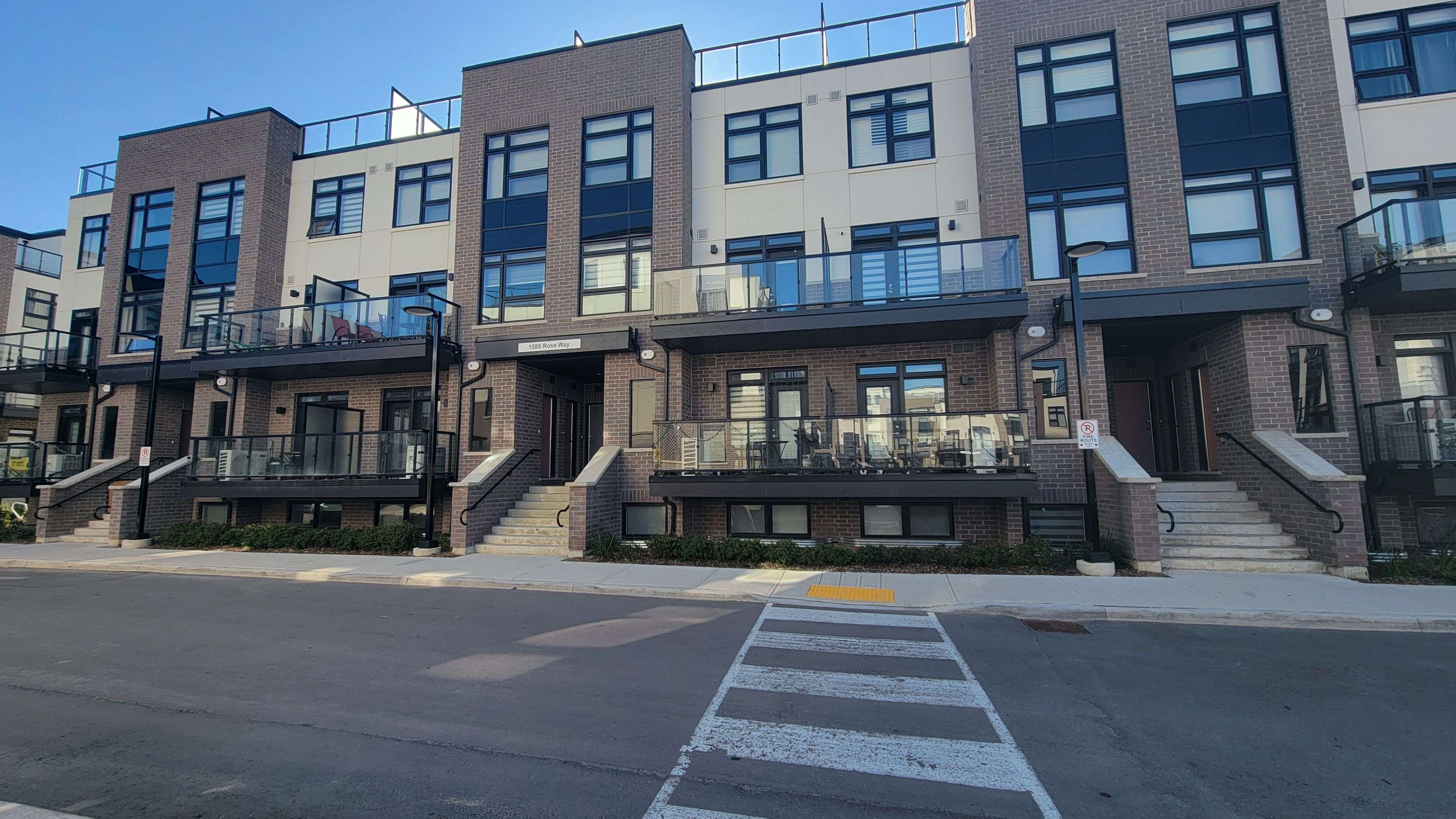 Milton, ON L9E 1N4,1589 Rose WAY #110