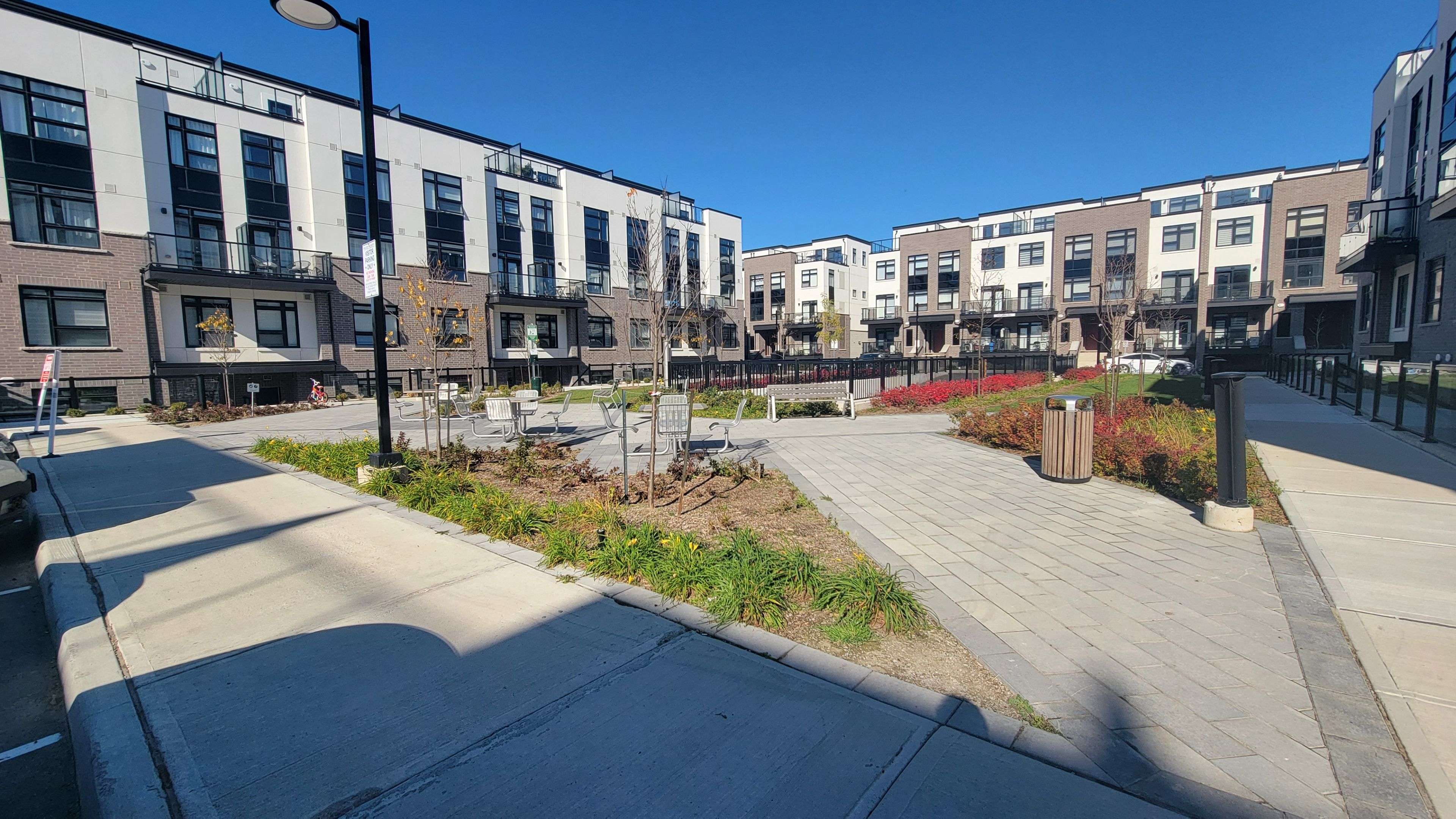 Milton, ON L9E 1N4,1589 Rose WAY #110