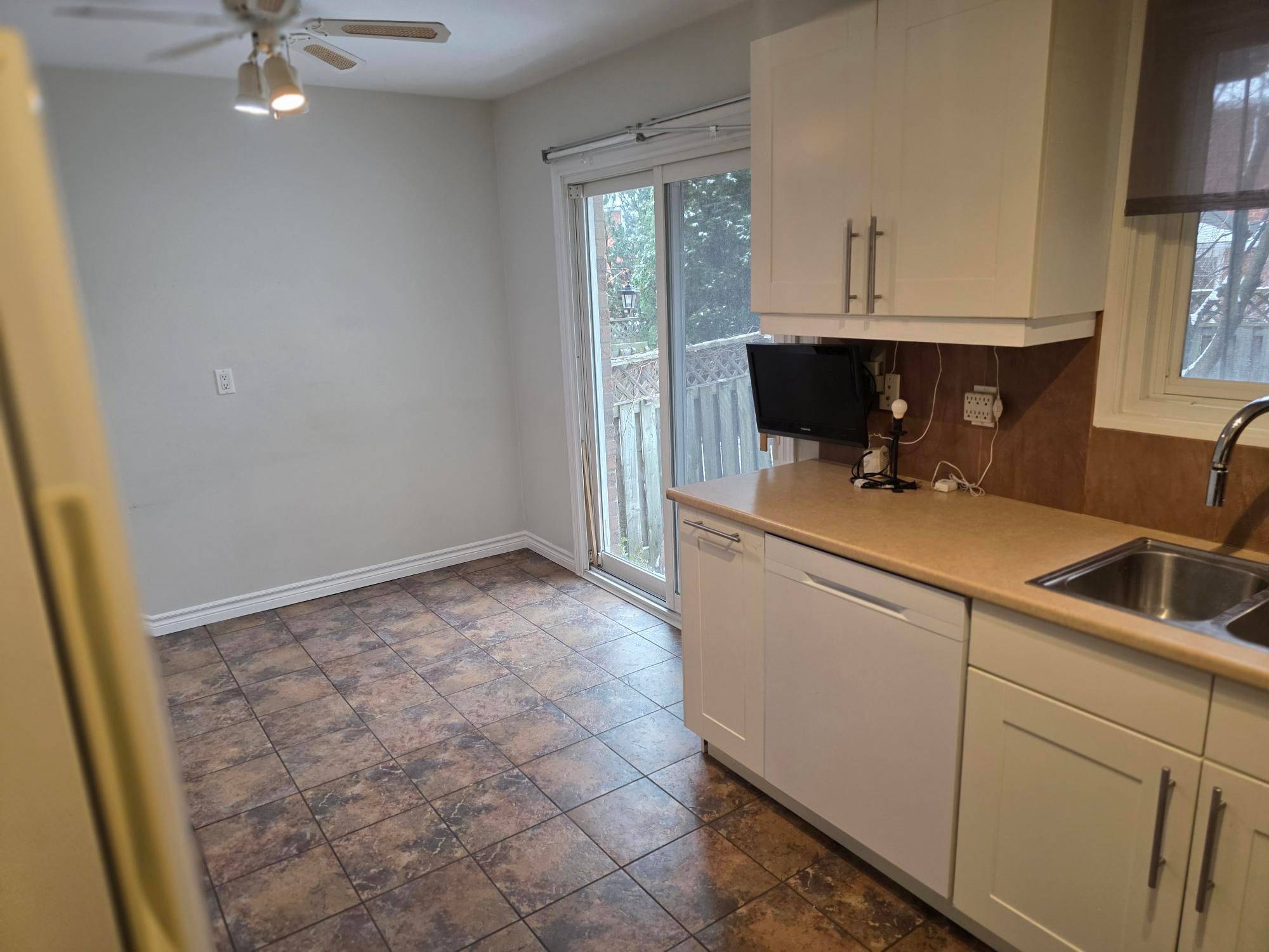 Oakville, ON L6J 7E5,1296 Valerie CRES W