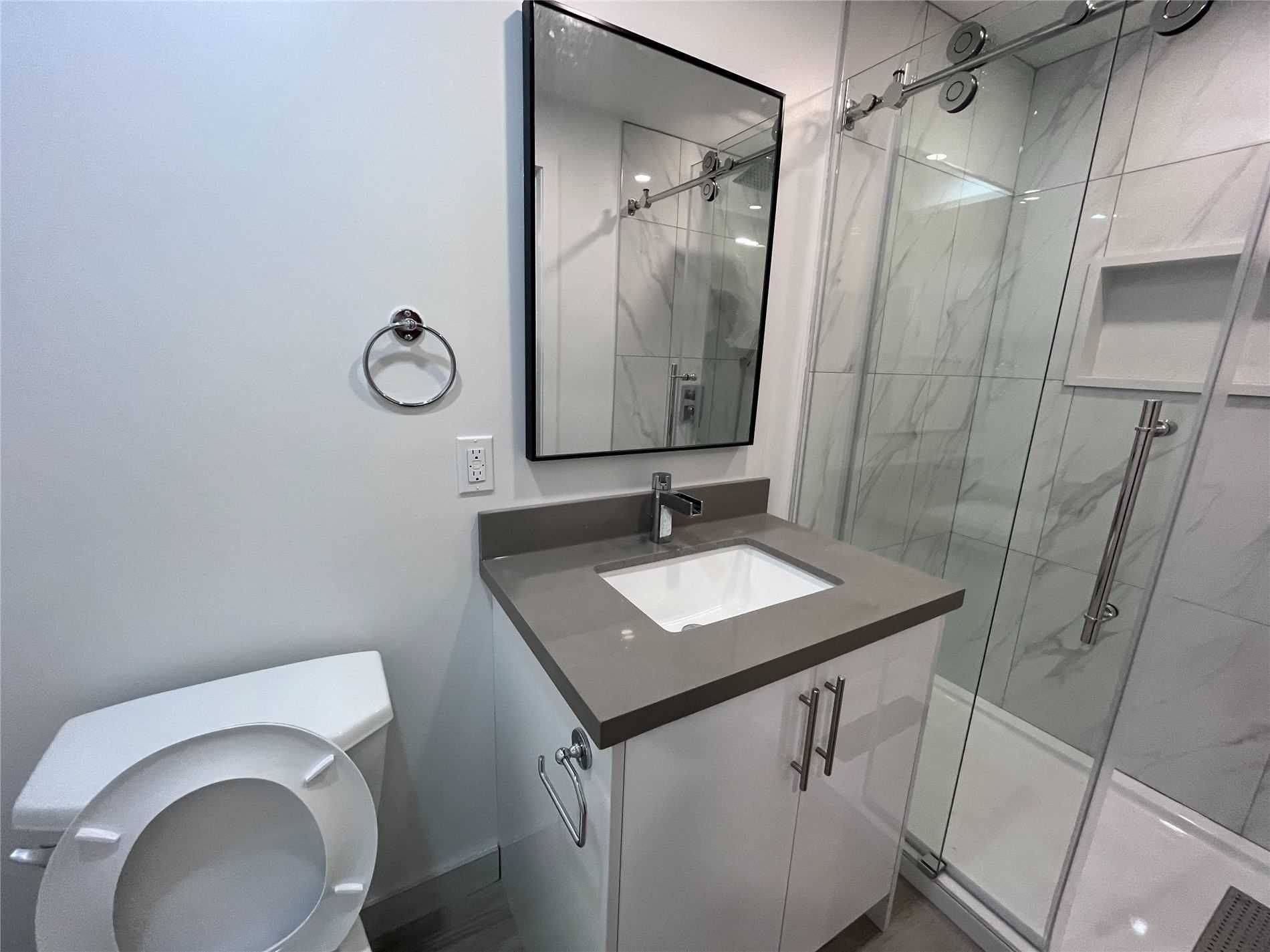 Mississauga, ON L5B 2L1,2571 Palisander AVE #Bsm