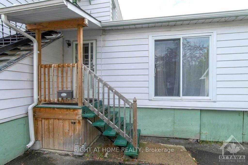 Vanier And Kingsview Park, ON K1L 6G9,333 Levis AVE