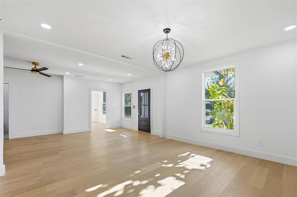 Dallas, TX 75223,710 S Glasgow Drive