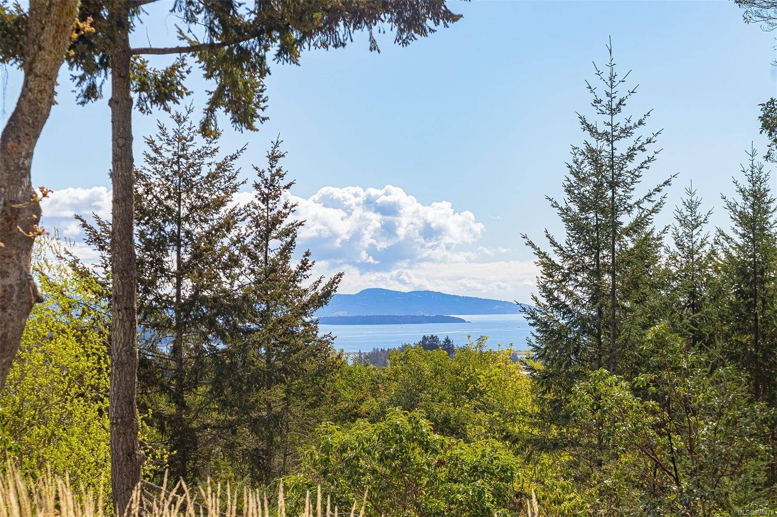 North Saanich, BC V8L 5B7,8518 Tribune Terr