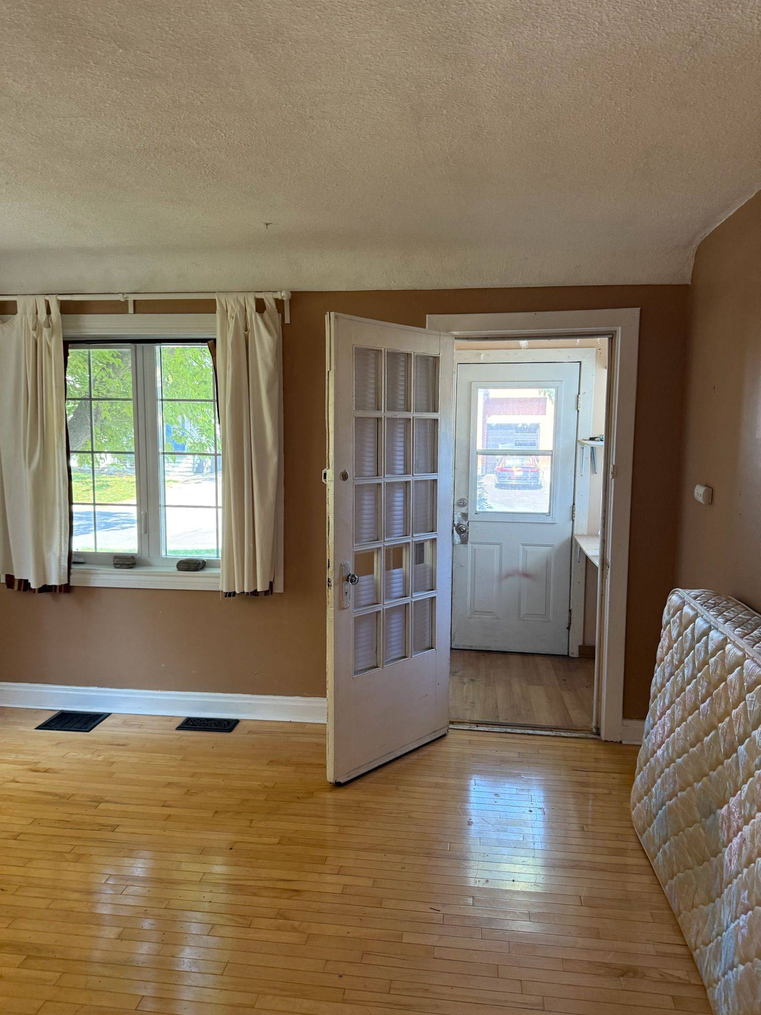 Westboro - Hampton Park, ON K1Z 7H6,320 Westhill AVE