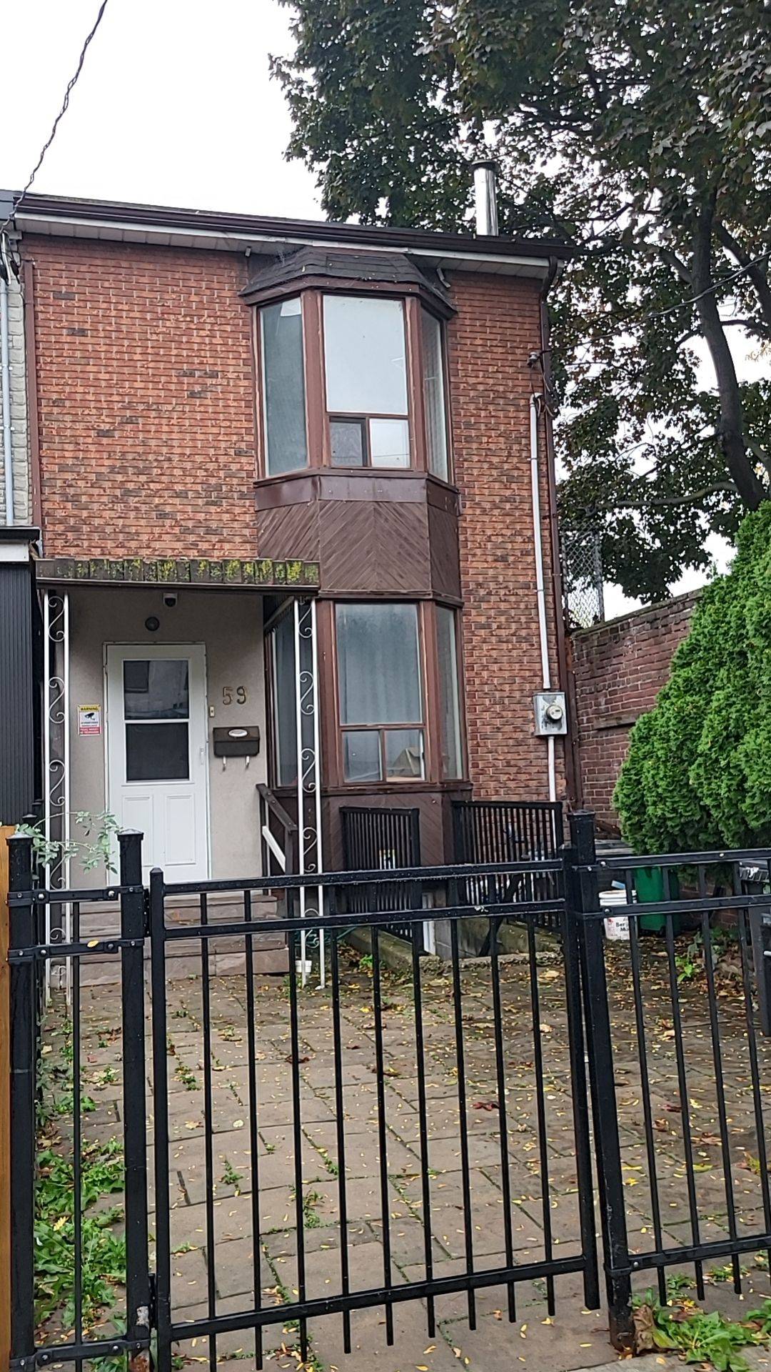 Toronto C01, ON M5T 1N8,59 Oxford ST