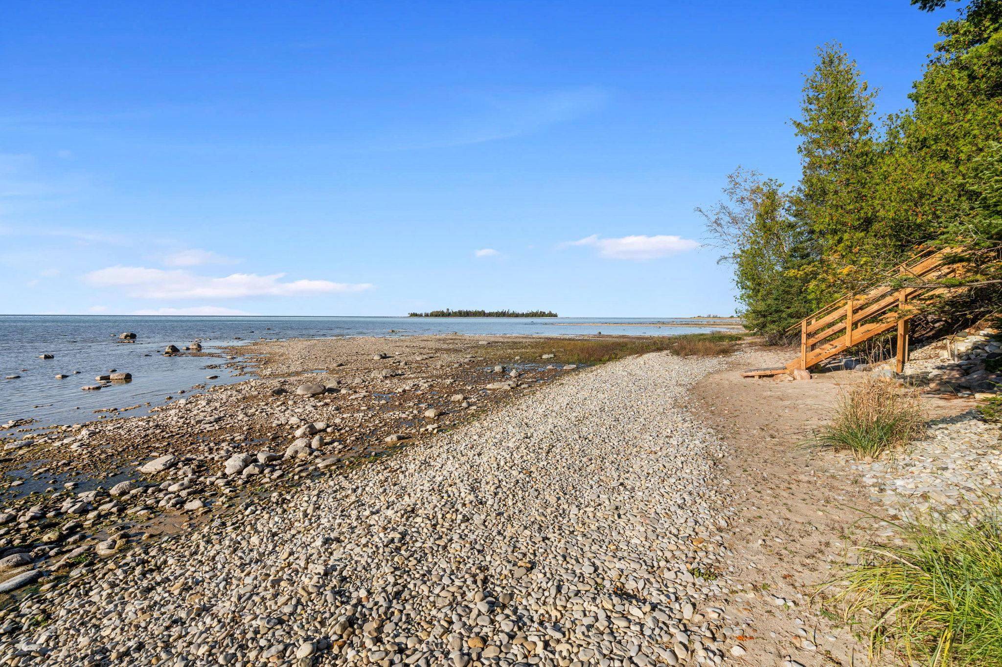 Charlevoix, MI 49720,4903 Lake Shore DR