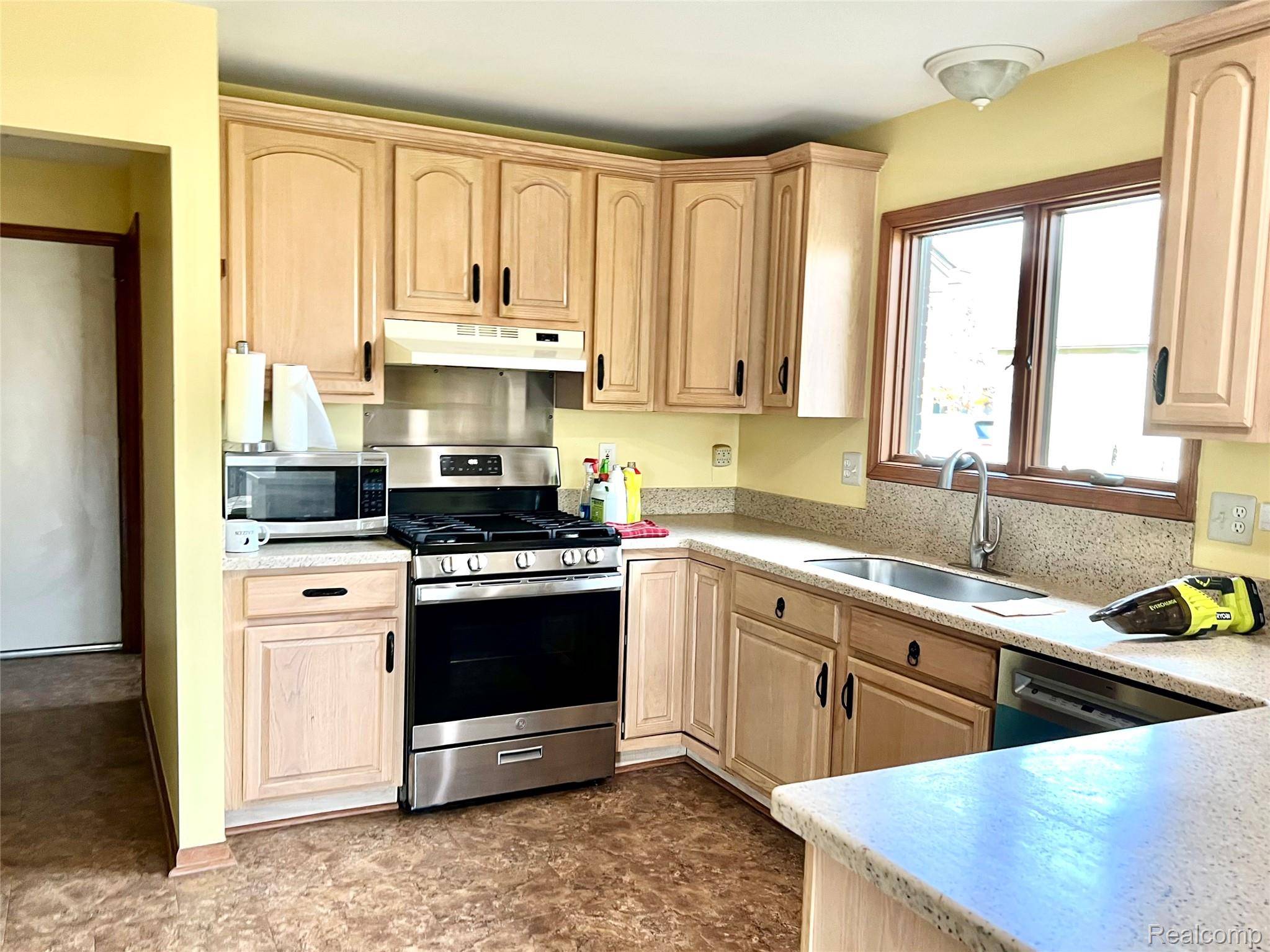 Harrison Township, MI 48045,39852 Southpointe AVE