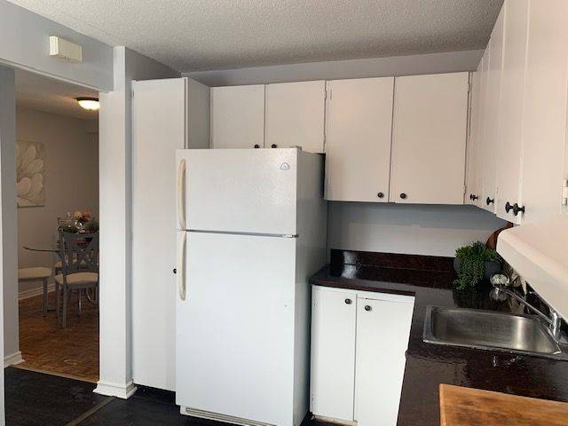 Barrhaven, ON K2J 1Y6,14 LARKSHIRE LN #E