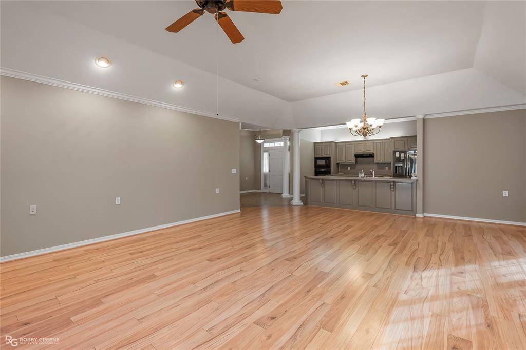 Bossier City, LA 71111,116 Willow Lake Boulevard