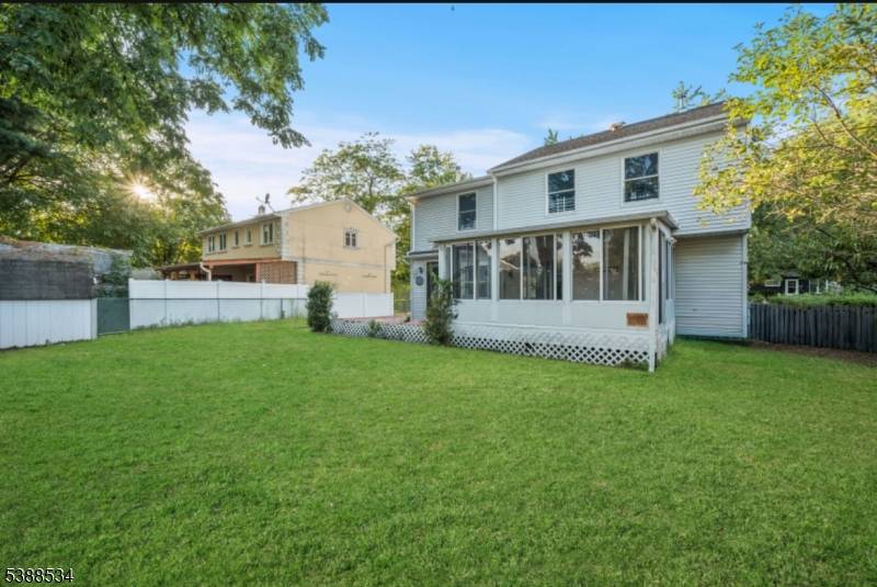 Pompton Lakes Boro, NJ 07442,136 Haroldson Pl