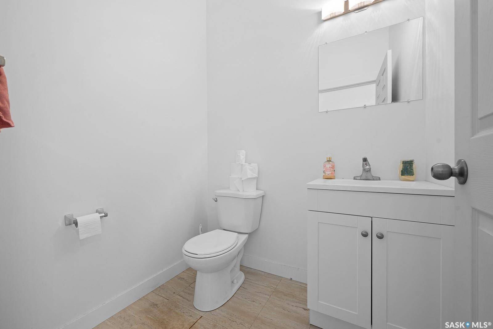 Lumsden, SK S0G 3C0,150 RIVER STREET #8