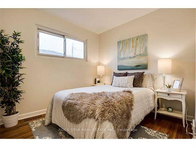 Hamilton, ON L8V 3T8,324 East 33rd ST #Upper