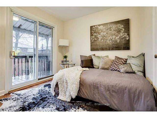 Hamilton, ON L8V 3T8,324 East 33rd ST #Upper