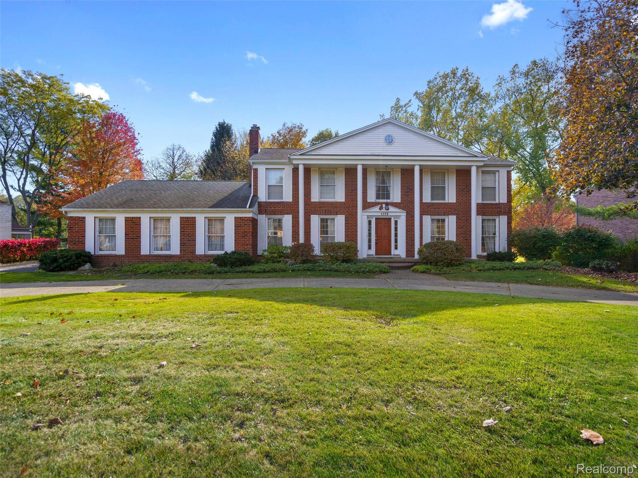 Rochester Hills, MI 48309,1135 Hickory Hill DR
