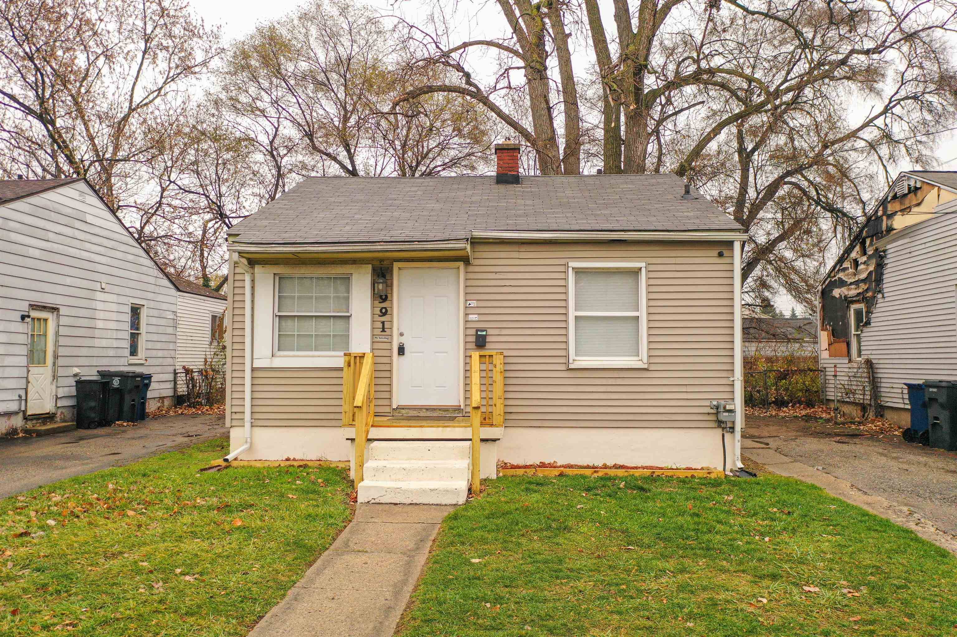 Flint, MI 48532,991 S Ballenger HWY