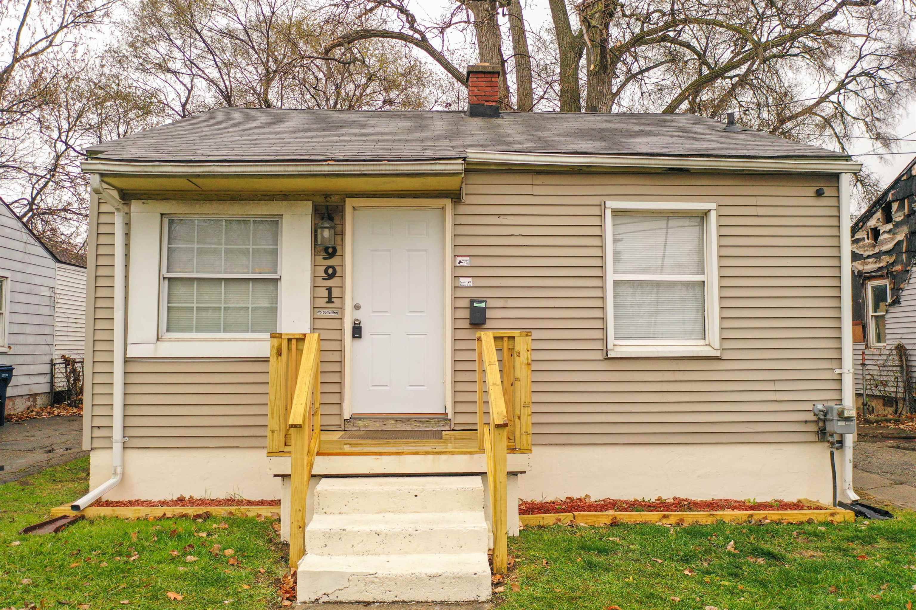 Flint, MI 48532,991 S Ballenger HWY