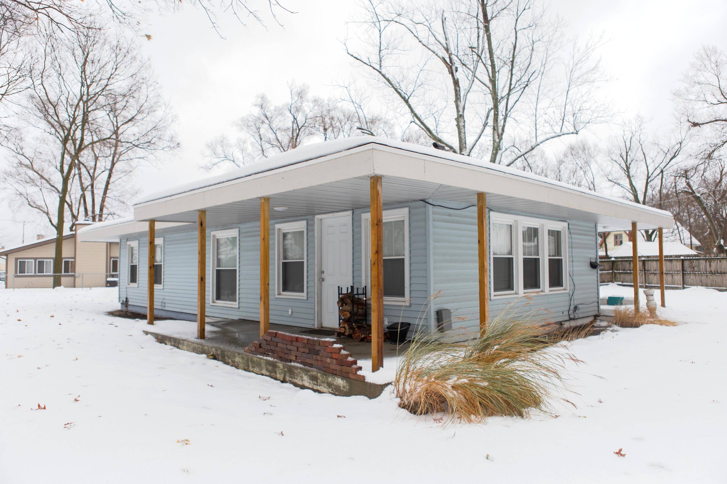 Benton Harbor, MI 49022,298 W Empire AVE