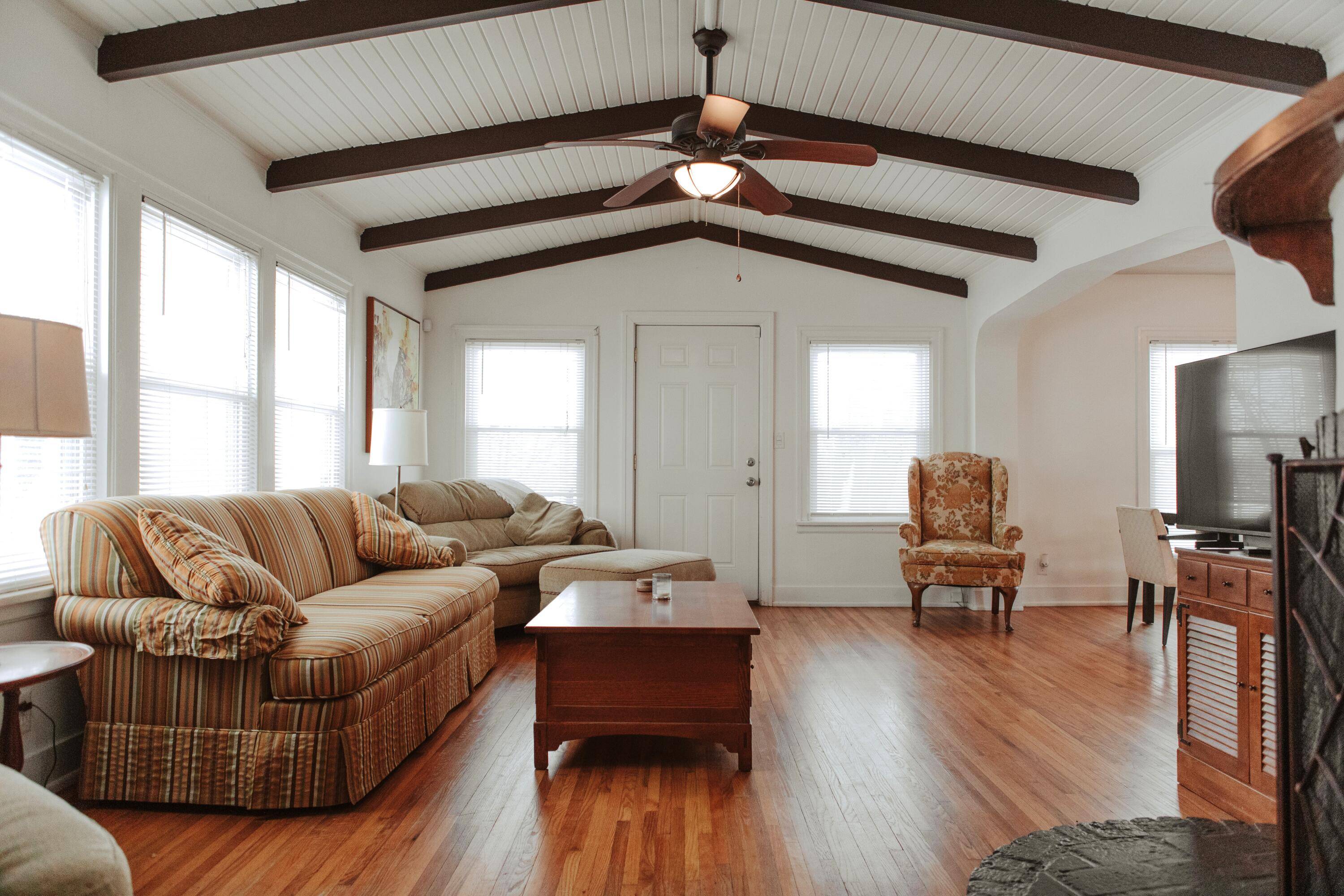 Benton Harbor, MI 49022,298 W Empire AVE