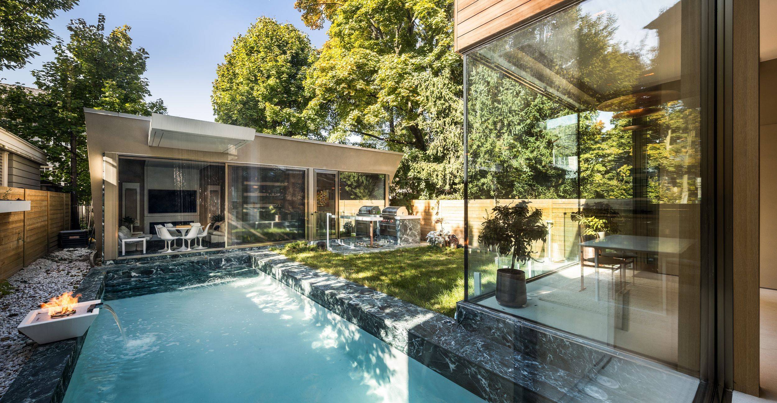 Toronto C03, ON M5P 3C3,210 Glenayr RD