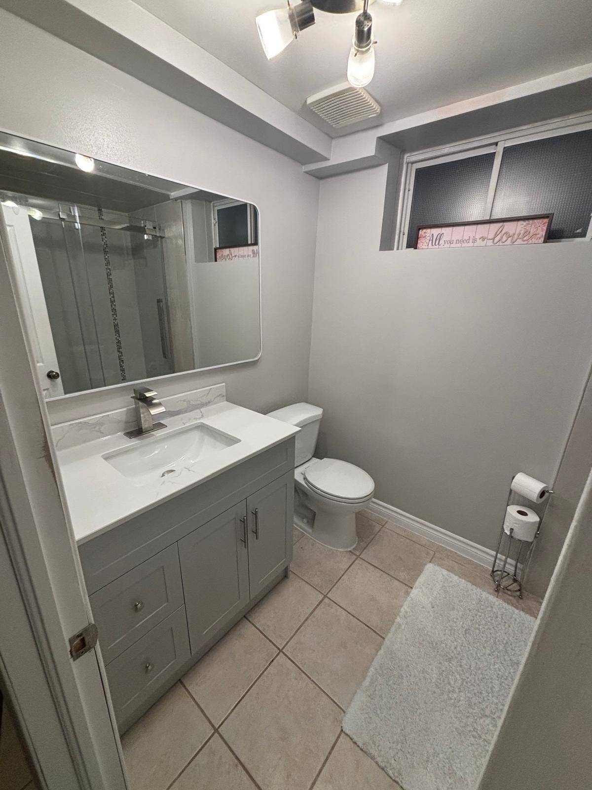 Barrie, ON L4N 7W2,62 Laidlaw DR #bsmt