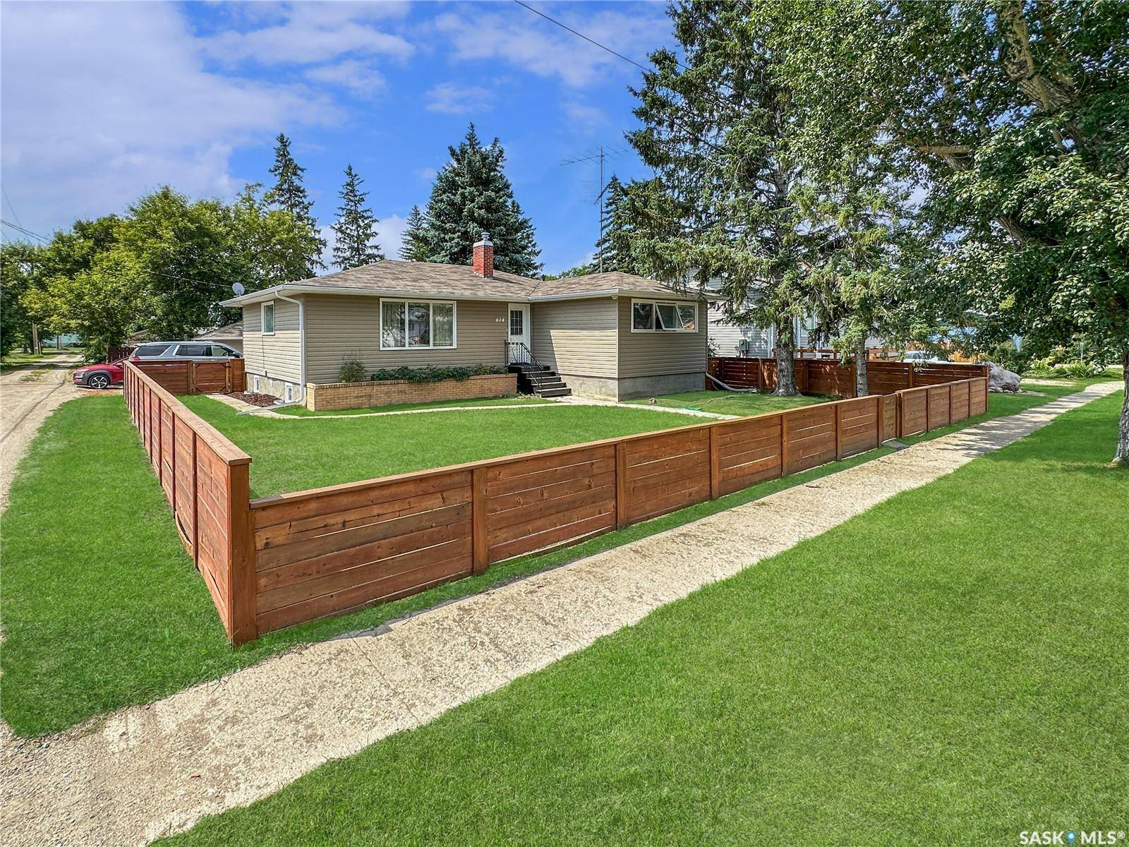 Balcarres, SK S0G 0C0,614 Godkin AVENUE