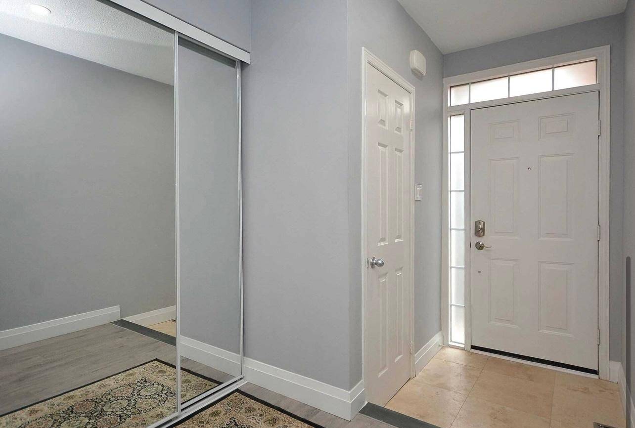 Oakville, ON L6M 3L7,2207 Ridge Landing N/A