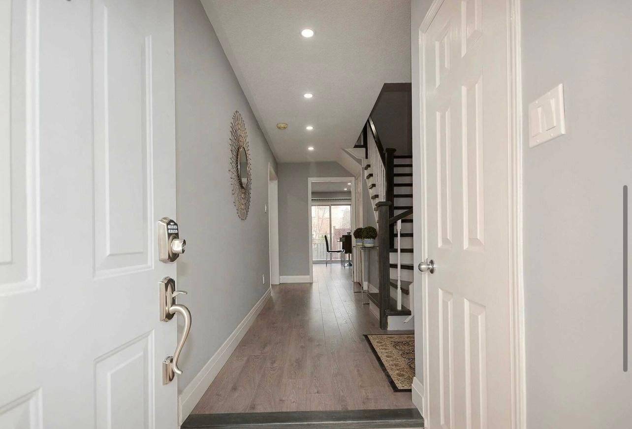 Oakville, ON L6M 3L7,2207 Ridge Landing N/A