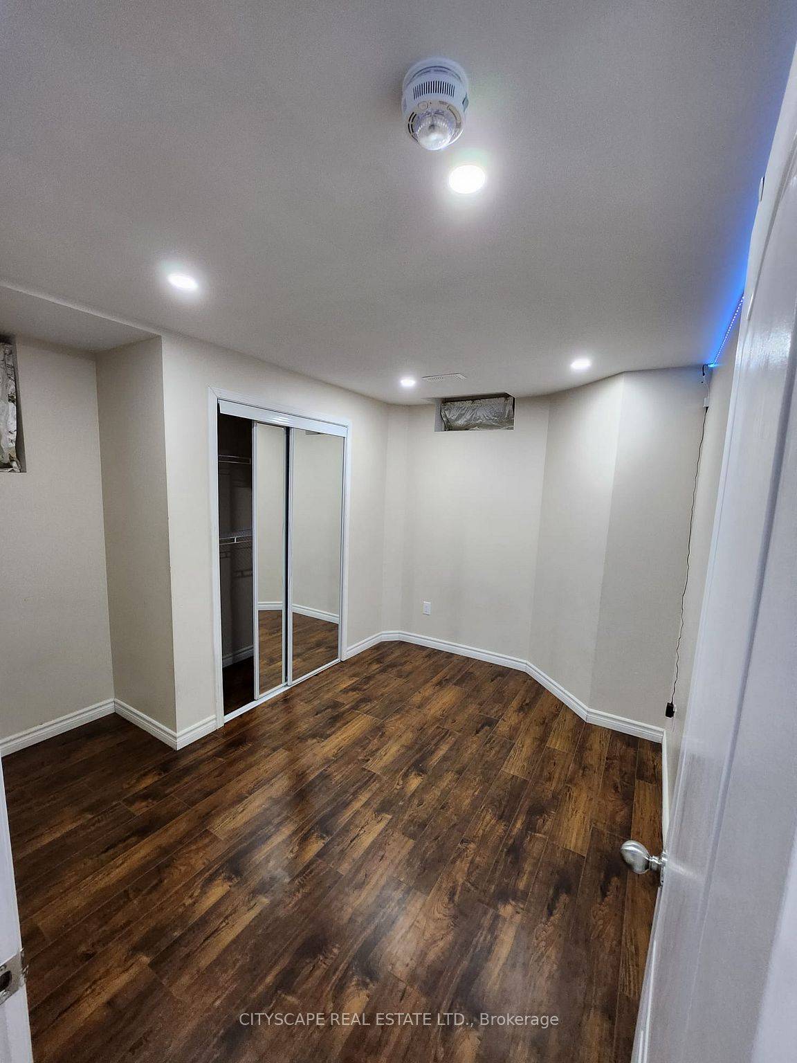 Brampton, ON L6Y 5X9,151 Allegro DR #Bsmt