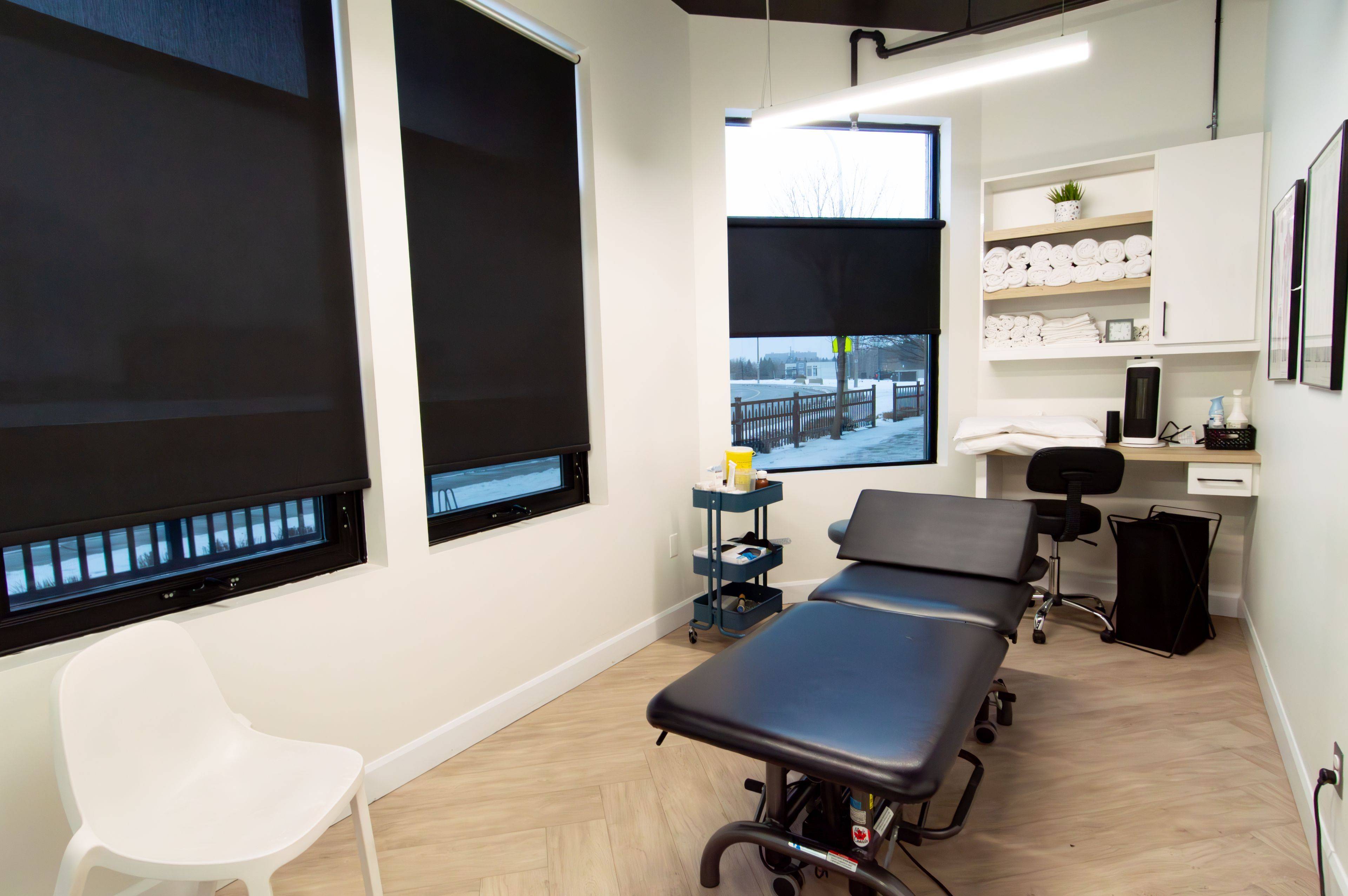 Cityview - Parkwoods Hills - Rideau Shore, ON K2E 0A5,77 Colonnade RD #B