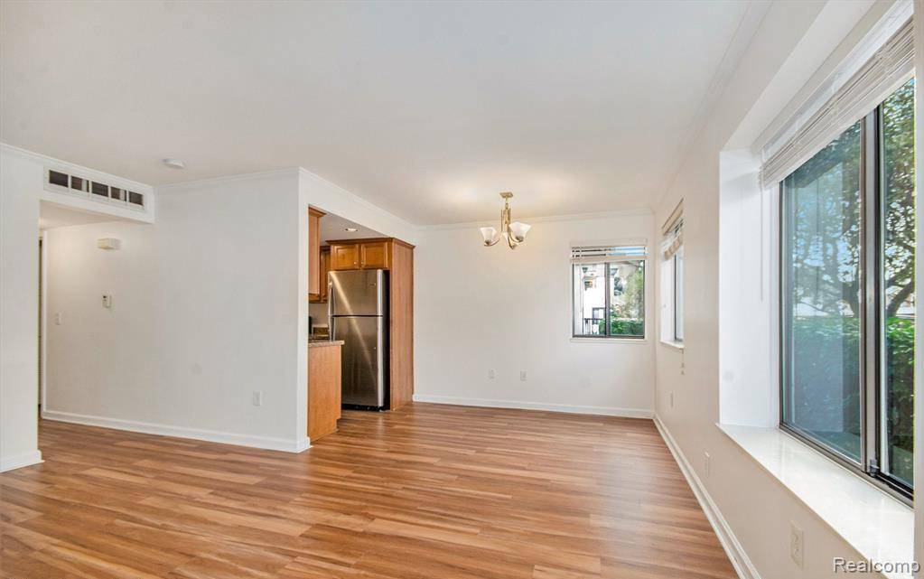 Roseville, MI 48066,30735 Hidden Pines LN